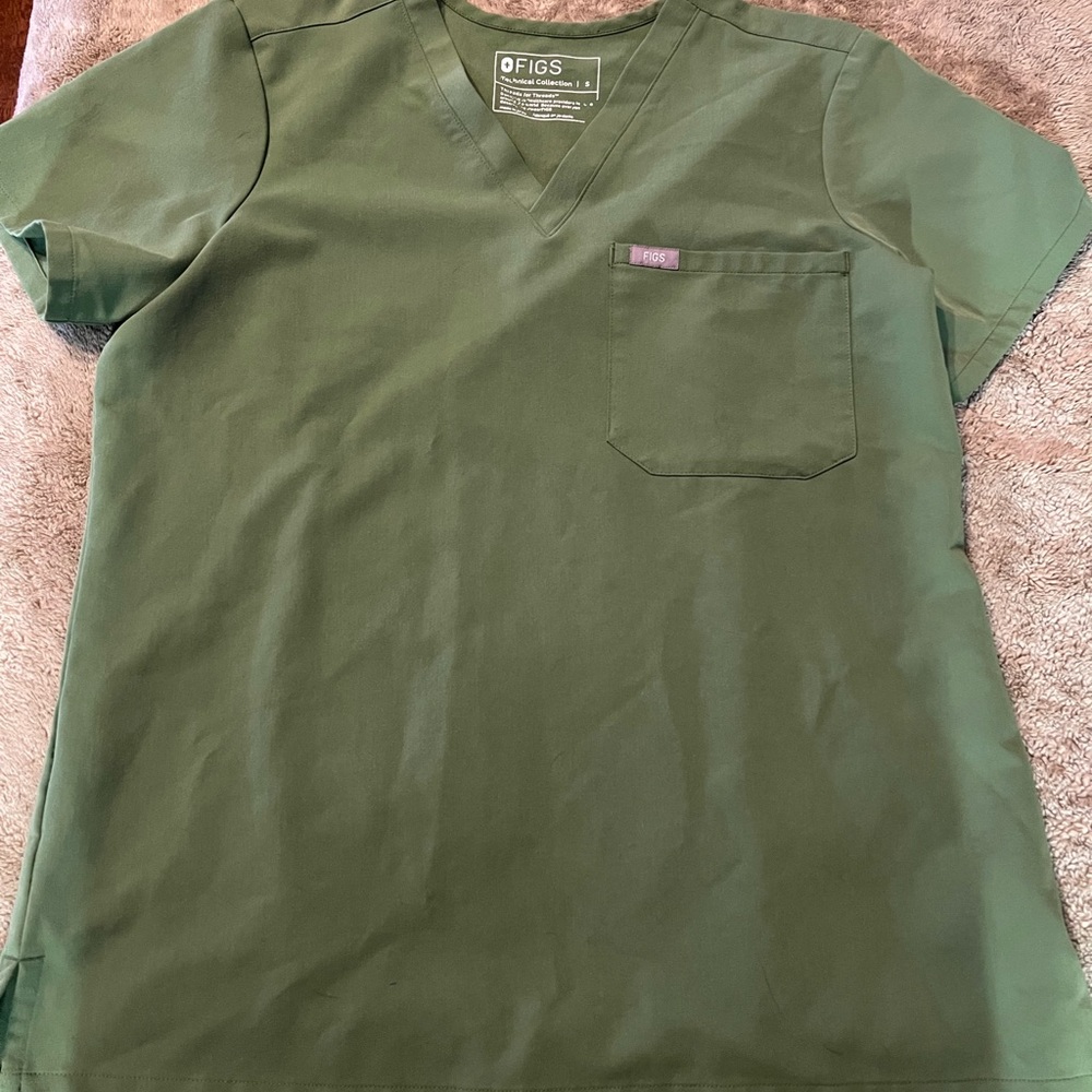 Figs Fern Catarina Scrub Top!